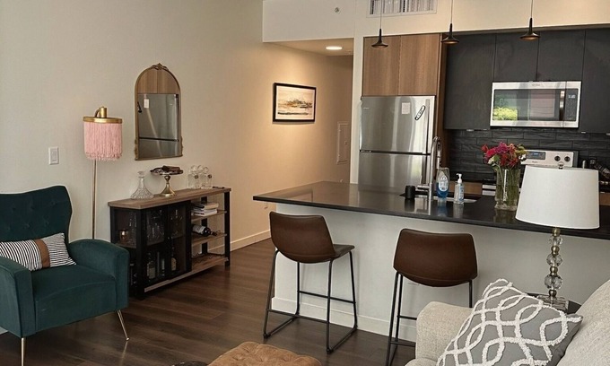 LoDo Apartment | LODO 1-bedroom Designer Apartment Meets Mile High Charm