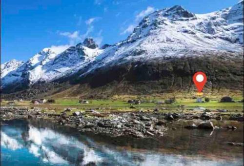 Flakstad Apartment | Lofoten Fjord Apartment - Kvalvika Beach & Ryten