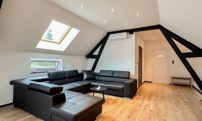 Quievrechain Bed & Breakfast | LOFT 100M2 30MIN FROM PAIRI DAIZA WITH PRIVATE SAUNA - BALNEO XXL
