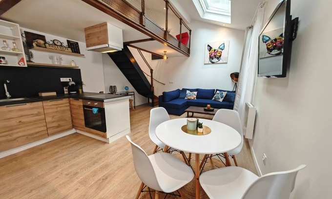 Le Pre-Saint-Gervais Apartment | Loft Duplex à 2 min de Paris-parking Privé Gratuit