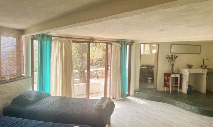 Tepoztlan Apartment | Loft en la Montaña con Baño Privado, Terraza, Jardín y Vistas Panorámicas