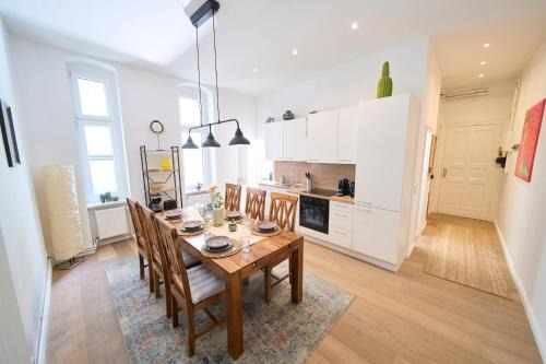 Charlottenburg Apartment | Loftly Kant99 - Zentral - 90m2 - Self Check-In - 300 Mbit