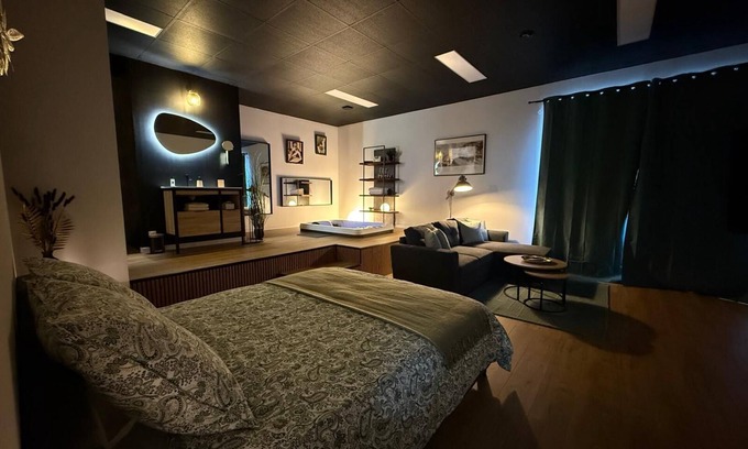 Teloche Bed & Breakfast | Lofts at Château de Posset