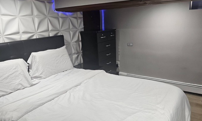Hempstead House | Lofty Cozy Suite near Nassau Coliseum and Hofstra University