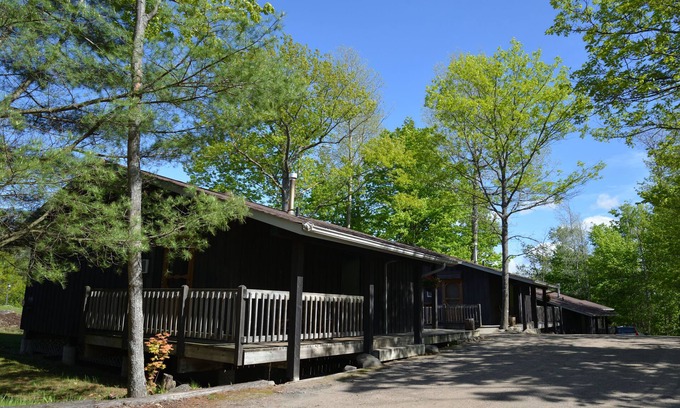 Seguin Hotel | Log Cabin Inn