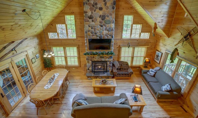 Baraboo House | Log Cabin Lodge Devil's Lake State Park, Skiing, Cascade Mtn, Dells