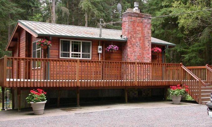 Langley Cabin | Log Cabin on 6 beautiful acres.