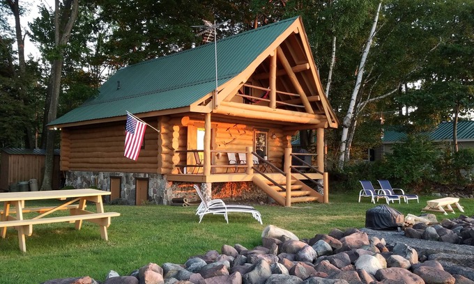Maple View Cabin | Log Cabin on Lake Ontario