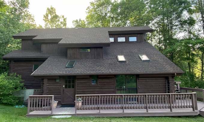 Hartland Cabin | Log Cabin Retreat on 40 Acres