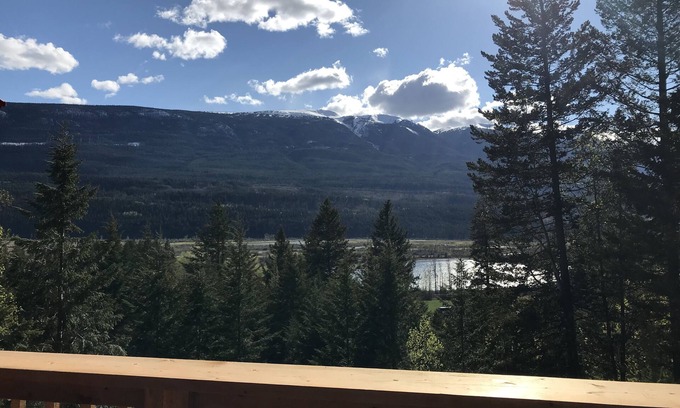 Parson Cabin | Log Cabin with Amazing views and River access!