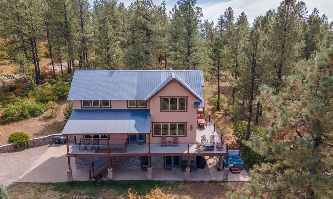 Pagosa Springs House | Log Hill Lodge-BEST VIEWS, Hot tub, Close to town+Wolf Creek, privately owned