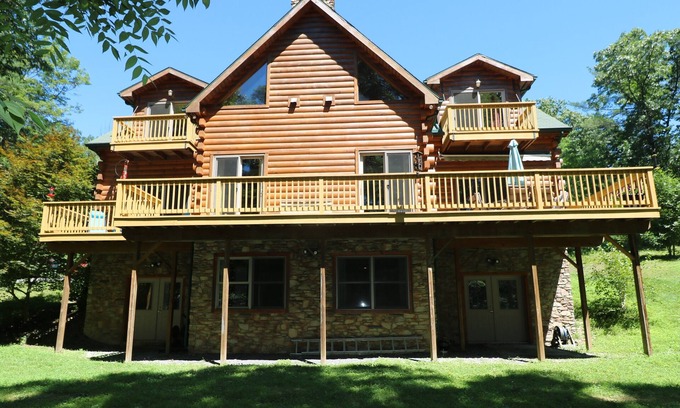 Huntingdon Cabin | Log Home on the Lake