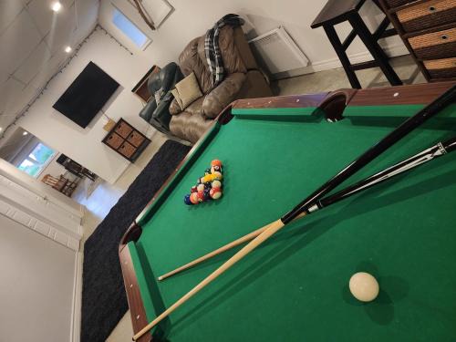 Barraute Apartment | Logis dans un Sous sol au Mont Video