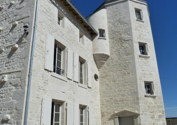Bessines Bed & Breakfast | Logis de Pierre Levée