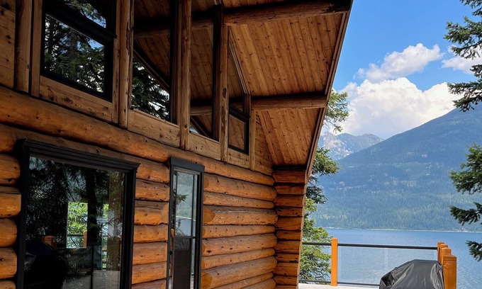 Central Kootenay Cabin | Loki Cabin Located in the heart of the west Kootenays