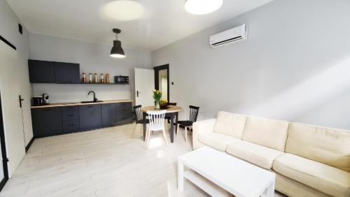 Plock Apartment | Lokum z ogrodem