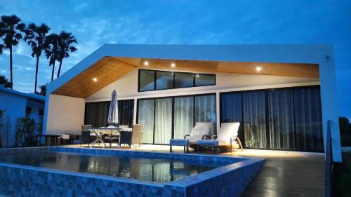 Cha-am Villa | Lom Lay Beach Front Pool Villa Chaam, Huahin