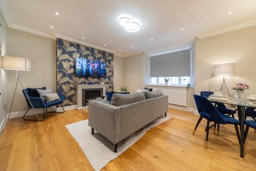 Brompton & Hans Town Apartment | London luxury 3BD 3BTH Knightsbridge, Chelsea Lower Ground Floor Flat