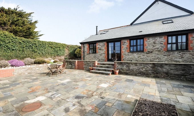 Woolacombe Cottage | Long Linhay is a spacious cottage for 2 with sea views & private, sunny patio.