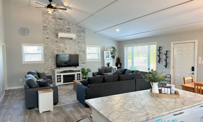 Long Point House | LONG POINT - HERONS LANDING sleeps 8-12 beach/bird watch