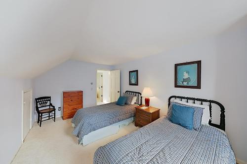 South Yarmouth House | Long Pond Lookout