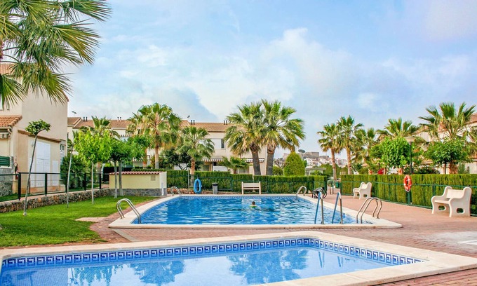 Oropesa del Mar House | Look forward to a great vacation in this vacation home with a shared pool.