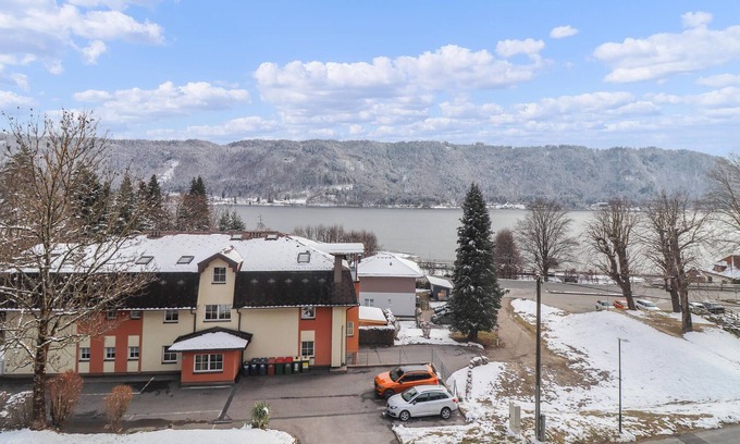 Sattendorf Apartment | Look forward to a vacation near the lake in this inviting vacation rental.