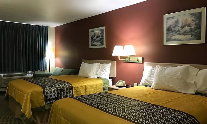 Cabot House | Look No Further! 4 Relaxing Units, Free Parking & Breakfast, Near Library Park
