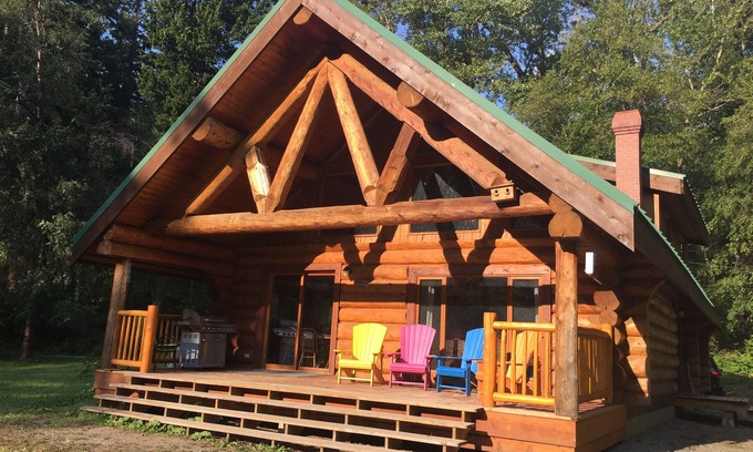 Gold Bridge Cabin | Loons Nest - Cozy, secluded 4 bedroom log cabin in the heart of the wilderness!
