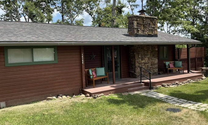 Beaver Shores House | LOREL'S Log Home 3BDR - Lake, Trails, Firepit, Pool Table