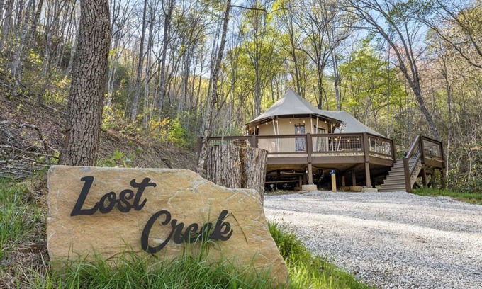 Bryson City Cabin | Lost Creek, Romantic Jungle Safari Tent in Deep Creek, Hot Tub & Starry Skies