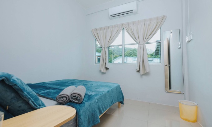 Ranau House | LOT 16 3-bedroom house in peaceful Ranau with WiFi, AC. Enjoy your stay
