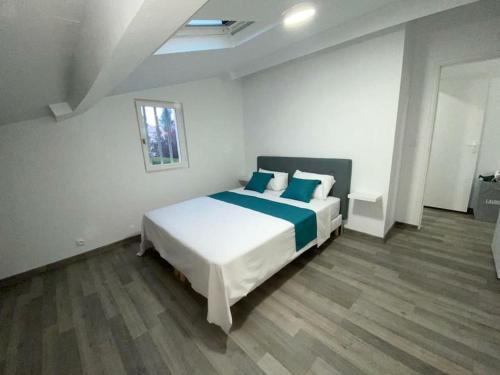 Les Chutes Lavie Apartment | Lou Palmieri