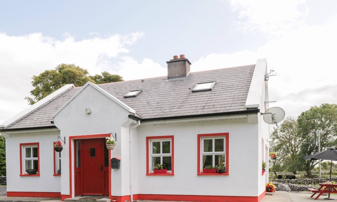 Neale Cottage | LOUGH MASK ROAD FISHING COTTAGE in Ballinrobe, County Mayo