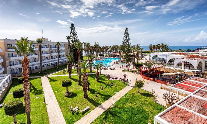 Geroskipou Hotel | Louis Phaethon Beach