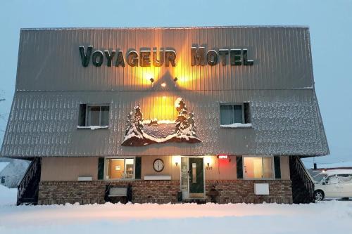 International Falls Hotel | Love Hotels Voyageur by OYO at International Falls MN