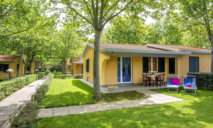 Le Rocchette House | Lovely apartment in villa for 3 people with A/C, WIFI, pool, TV and patio