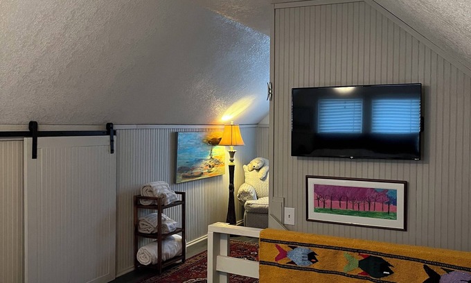 New Bern Apartment | Love Nest on the Neuse in the heart of historic district, river views