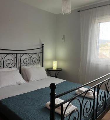 Xifias House | Lovely 1-bedroom apartment in front of sandy beach