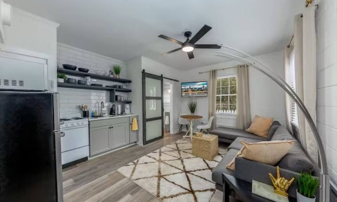 New Bern Apartment | Lovely 1 BR with King bed Apt 2