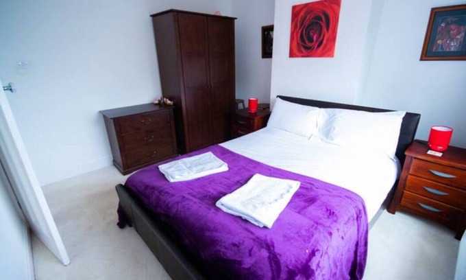 Staple Hill House | Lovely 2 bed house with garden and parking