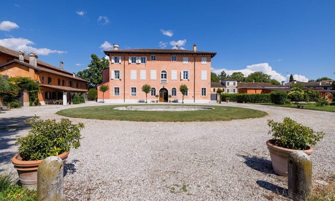 Strassoldo Apartment | Lovely apartment for 5 guests with WIFI, A/C, TV, terrace, pets allowed and parking