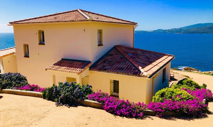 Coggia Apartment | LOVELY AIR-CONDITIONED STUDIO FOR 2 PEOPLE SUPERB VIEW OF THE GULF & BEACH IN SAGONE
