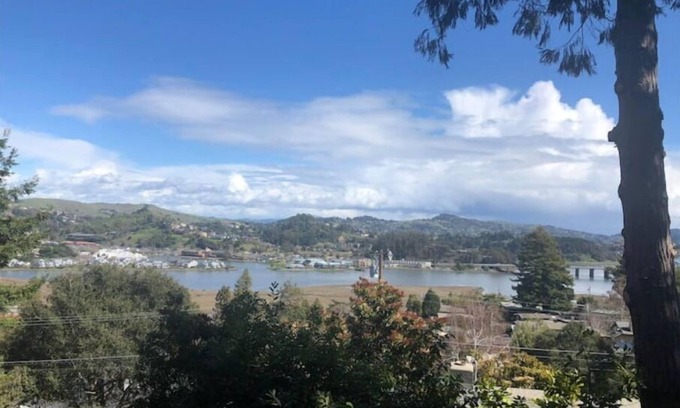 Almonte House | Lovely and Quiet suite with GORGEOUS VIEWS-10 min to Golden Gate Bridge
