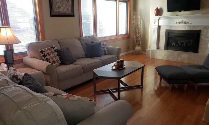 Pueblo House | Lovely and relaxing 2-story in Belmont