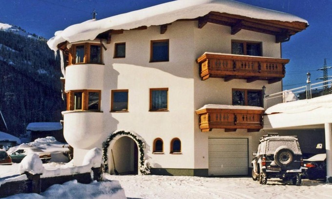 Sankt Anton am Arlberg Apartment | Lovely Apartment in Sankt Anton am Arlberg near Ski Area