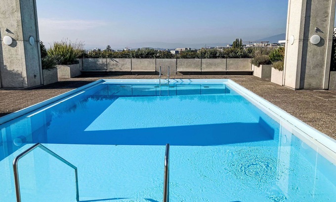 Le Bouchet Apartment | Lovely apartment for 6 guests with WIFI, pool, TV, balcony, panoramic view and parking