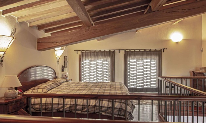 Capraia e Limite Apartment | Lovely apartment for 2 guests with WIFI, pool, TV and parking
