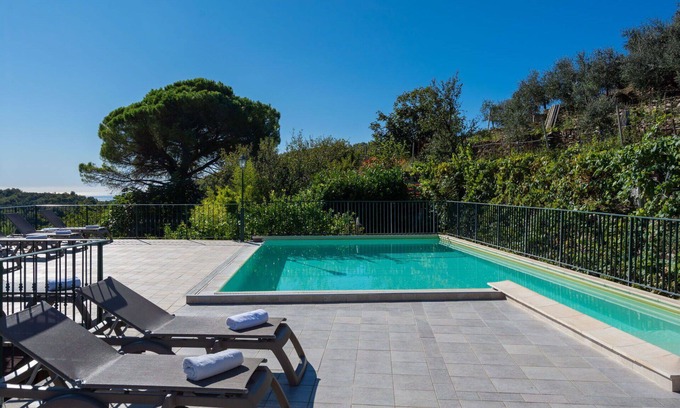 Valloria Apartment | Lovely apartment for 4 people with hot tub, pool, WIFI, TV and patio