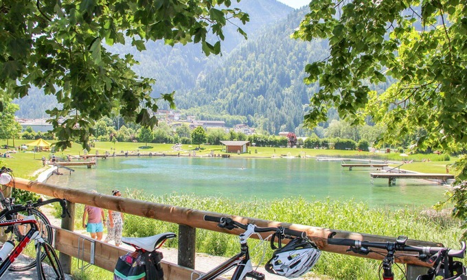 Holdernach Apartment | Lovely apartment for 4 guests with WIFI, TV, balcony and parking